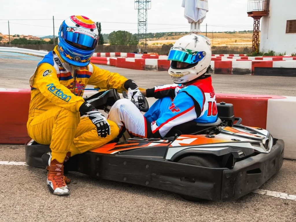 動力運動-卡丁車-車手裝備