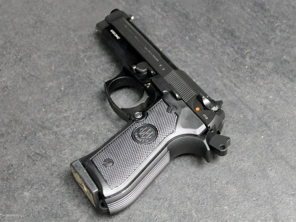 野外運動-射擊-手槍