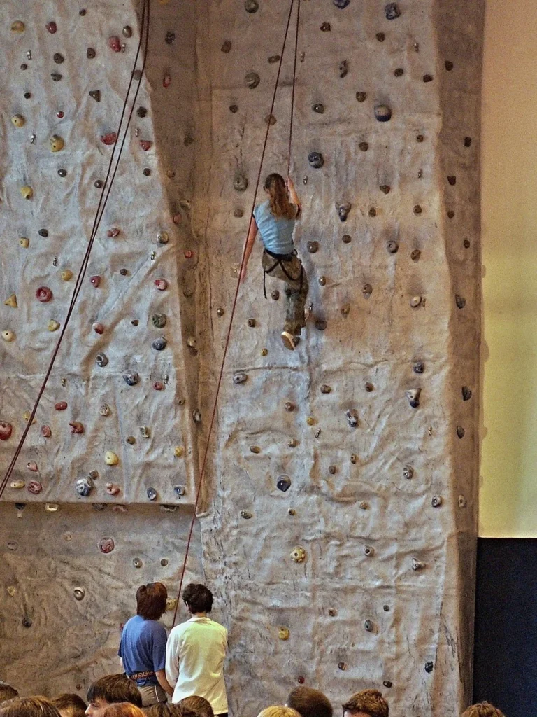 野外運動-攀岩-上方確保